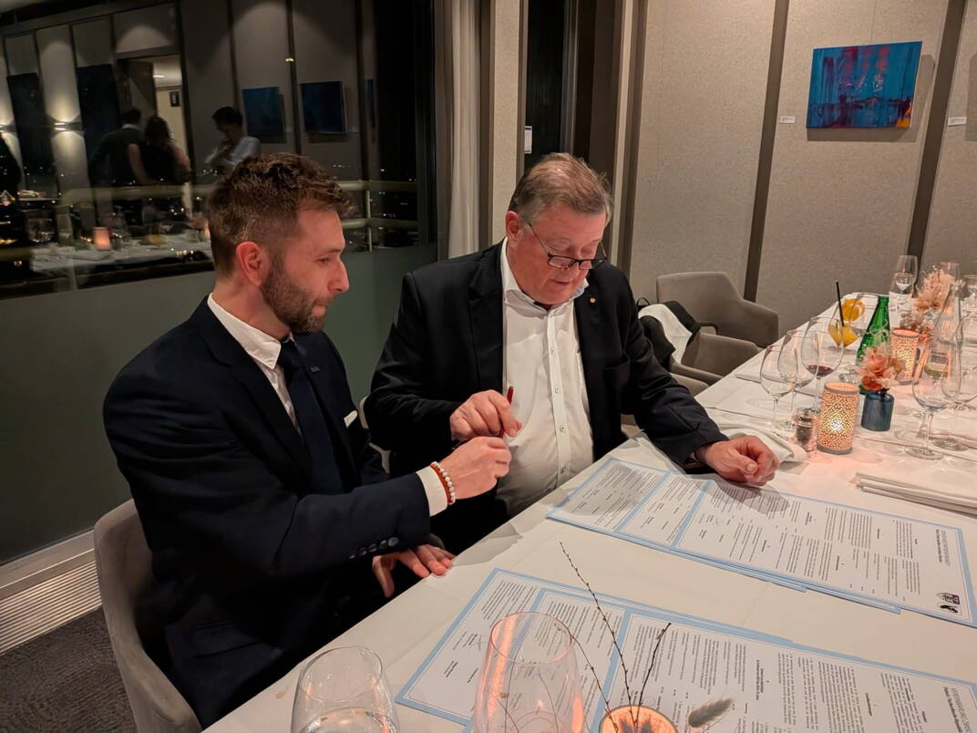 besuch_trebon_20260320_unterzeichnung.jpg besuch_trebon_20260320_unterzeichnung.jpg